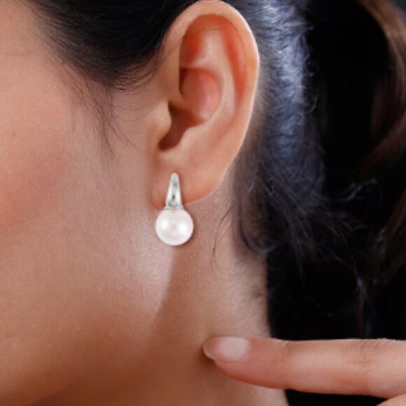 White Shell Pearl Earrings in Silvertone - Picture 4 of 4